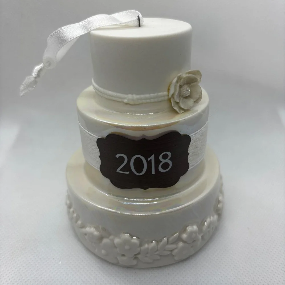 Hallmark Ornament A New Life Together Unisex OS White 2018 Wedding Cake QHX4076